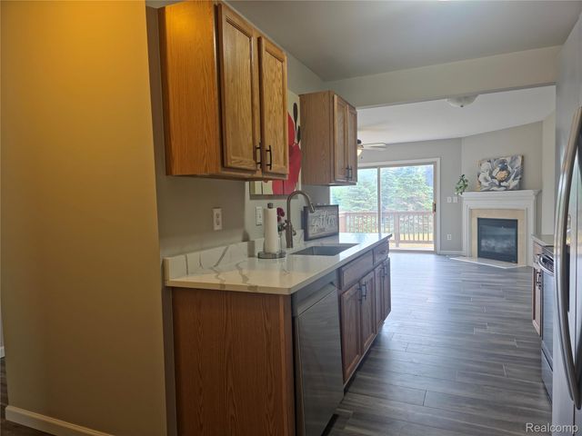 1275 Lilac Lane, Waterford Charter Township, MI 48327