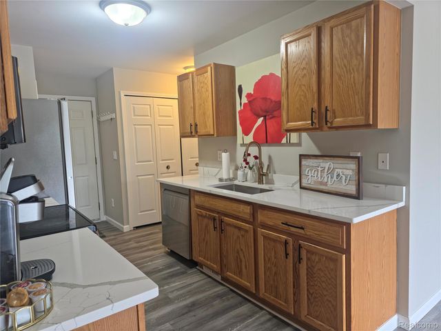 1275 Lilac Lane, Waterford Charter Township, MI 48327