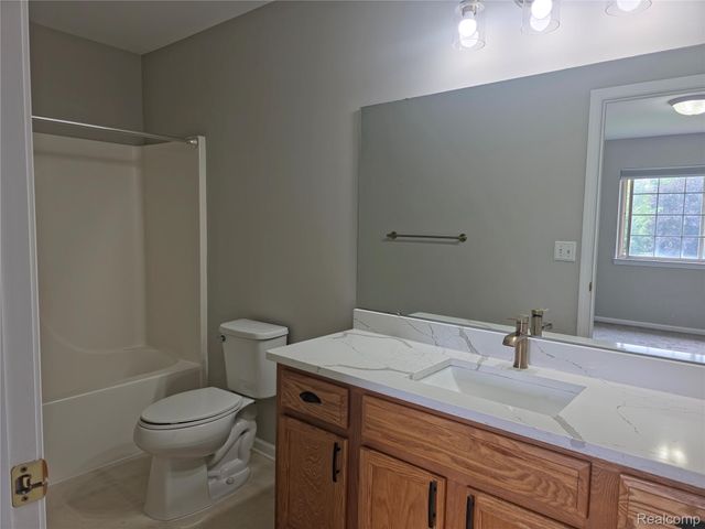 1275 Lilac Lane, Waterford Charter Township, MI 48327