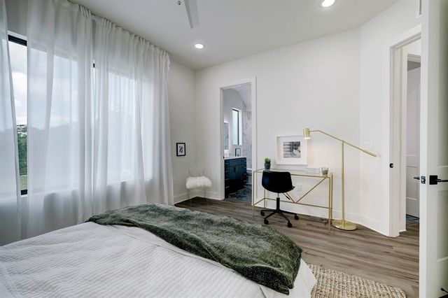 4722 Old Spanish Trail B201, Houston, TX 77021