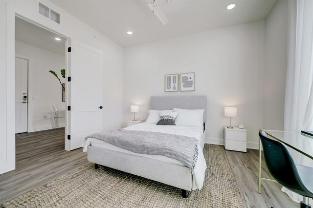 4722 Old Spanish Trail B201, Houston, TX 77021