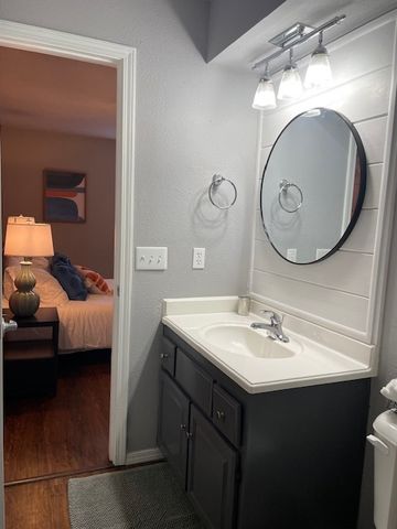 2300 Oakwood Avenue, Bentonville, AR 72712