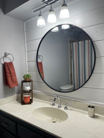 2300 Oakwood Avenue, Bentonville, AR 72712