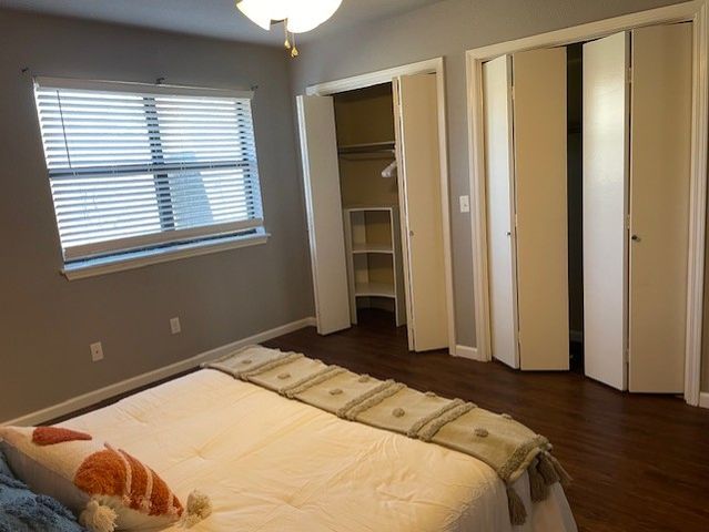 2300 Oakwood Avenue, Bentonville, AR 72712