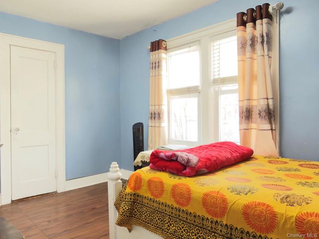 9472 199th Street, Hollis, NY 11423