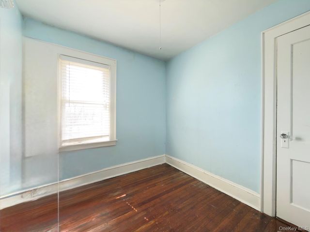 9472 199th Street, Hollis, NY 11423