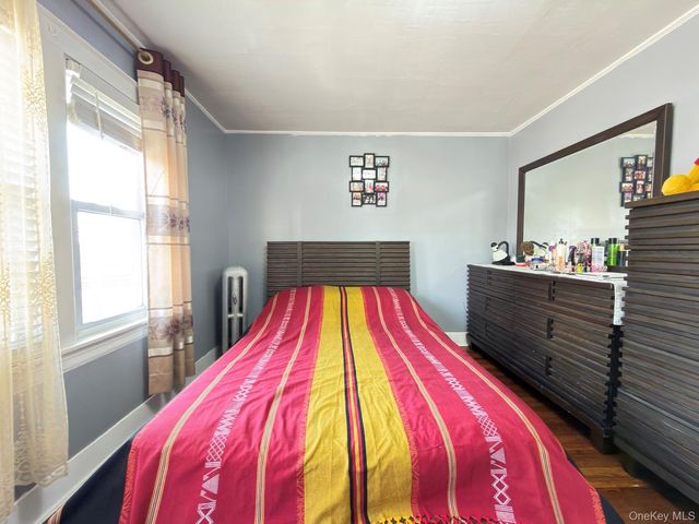 9472 199th Street, Hollis, NY 11423