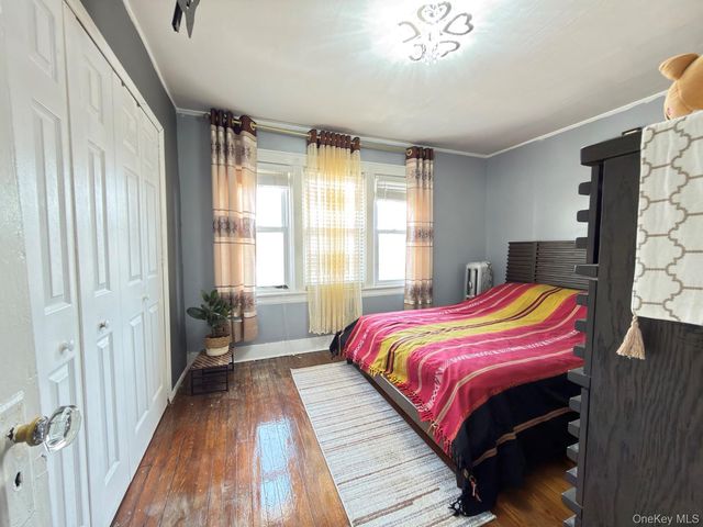 9472 199th Street, Hollis, NY 11423