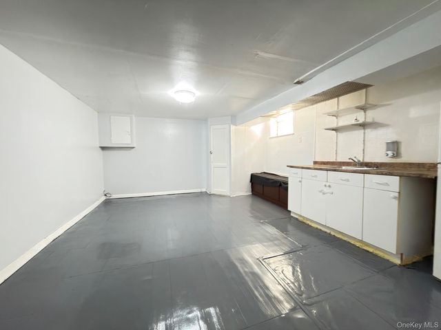 9472 199th Street, Hollis, NY 11423