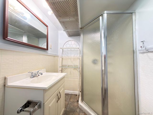 9472 199th Street, Hollis, NY 11423