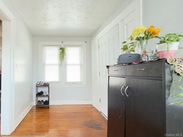 9472 199th Street, Hollis, NY 11423