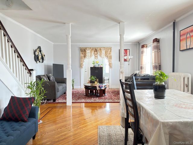 9472 199th Street, Hollis, NY 11423