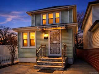 9472 199th Street, Hollis, NY 11423