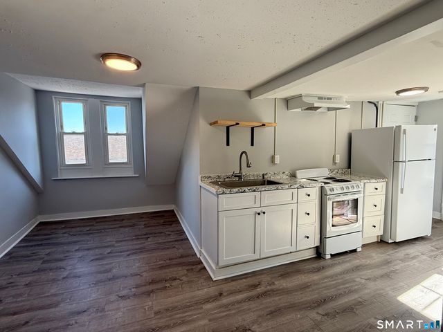 205 Shaw Street 3, New London, CT 06320