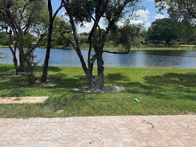 2360 Dover, Weston, FL 33326