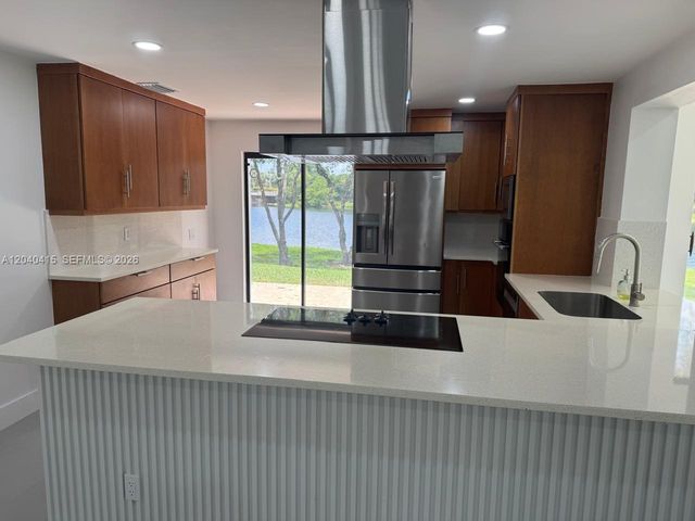 2360 Dover, Weston, FL 33326