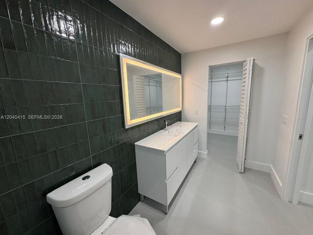 2360 Dover, Weston, FL 33326
