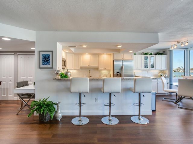 660 ISLAND WAY 202, Clearwater Beach, FL 33767