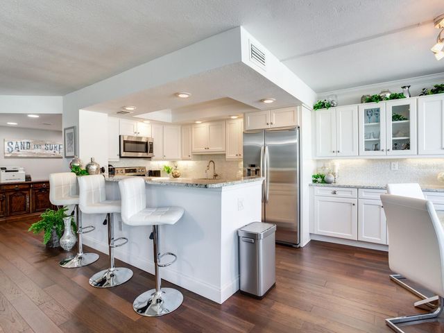 660 ISLAND WAY 202, Clearwater Beach, FL 33767