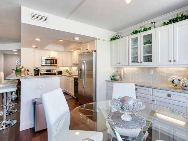 660 ISLAND WAY 202, Clearwater Beach, FL 33767