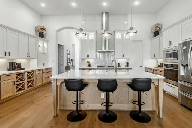 104 Rainbow Valley TRL, San Marcos, TX 78666