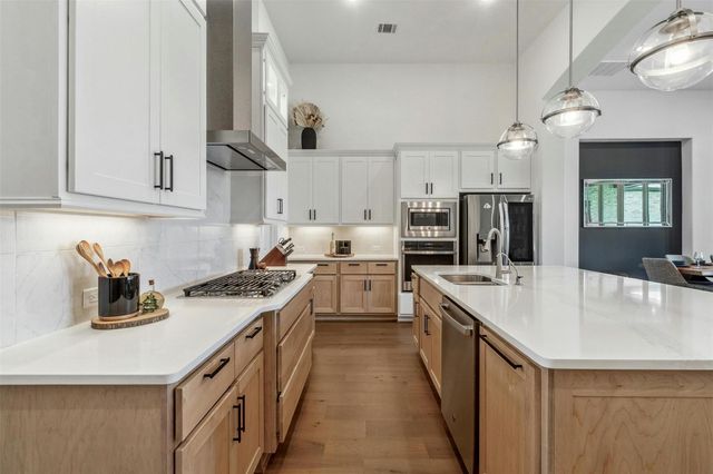 104 Rainbow Valley TRL, San Marcos, TX 78666