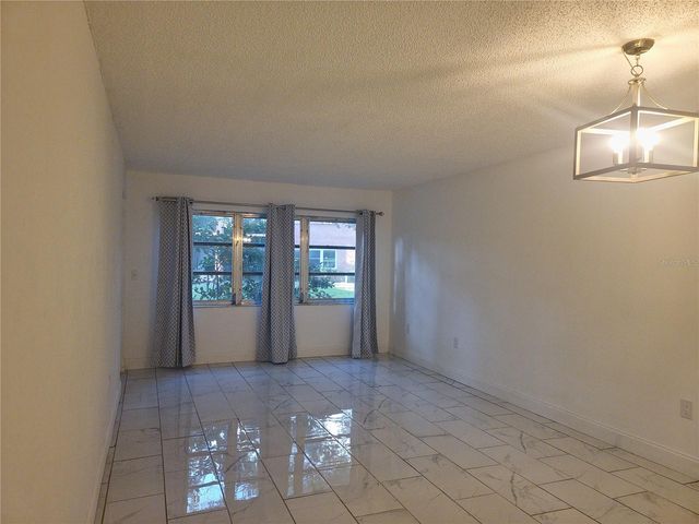 4805 ALT 19 215, Palm Harbor, FL 34683