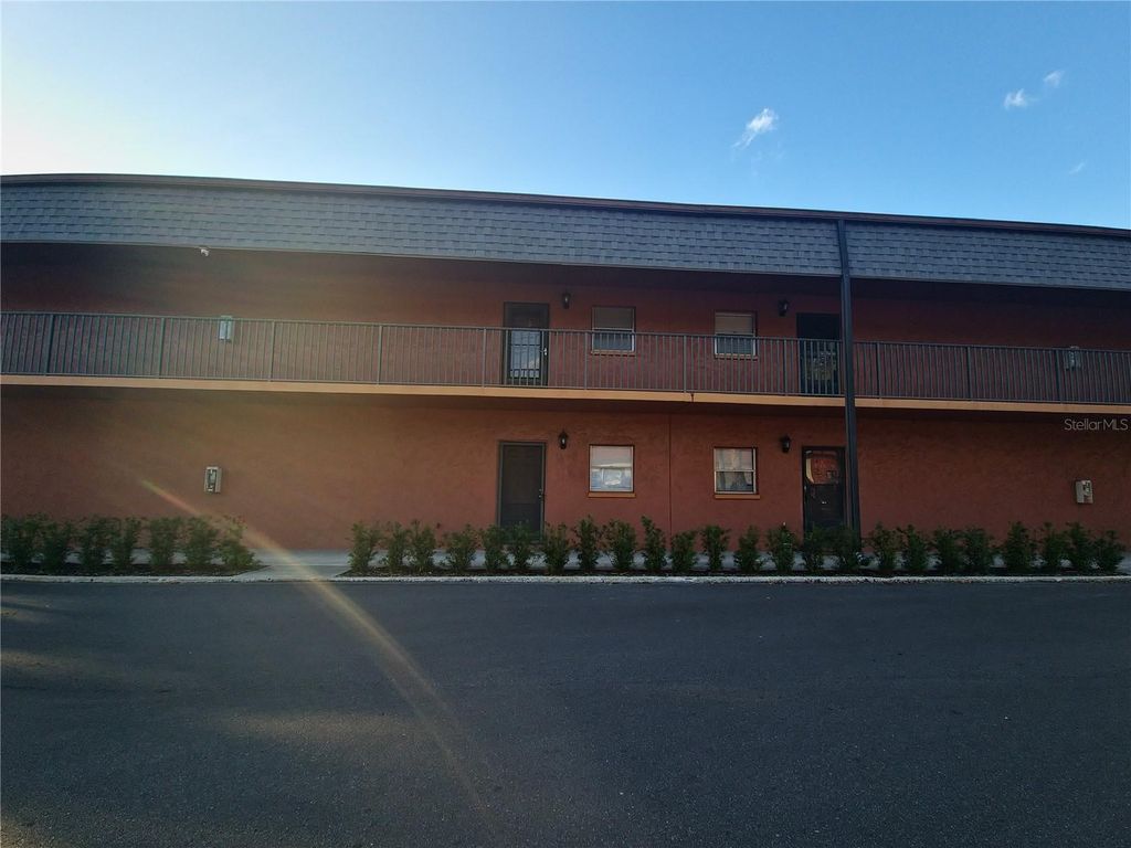 4805 ALT 19 215, Palm Harbor, FL 34683