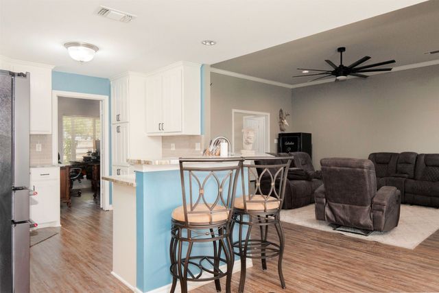 621 Old Stoney Court, Ponder, TX 76259