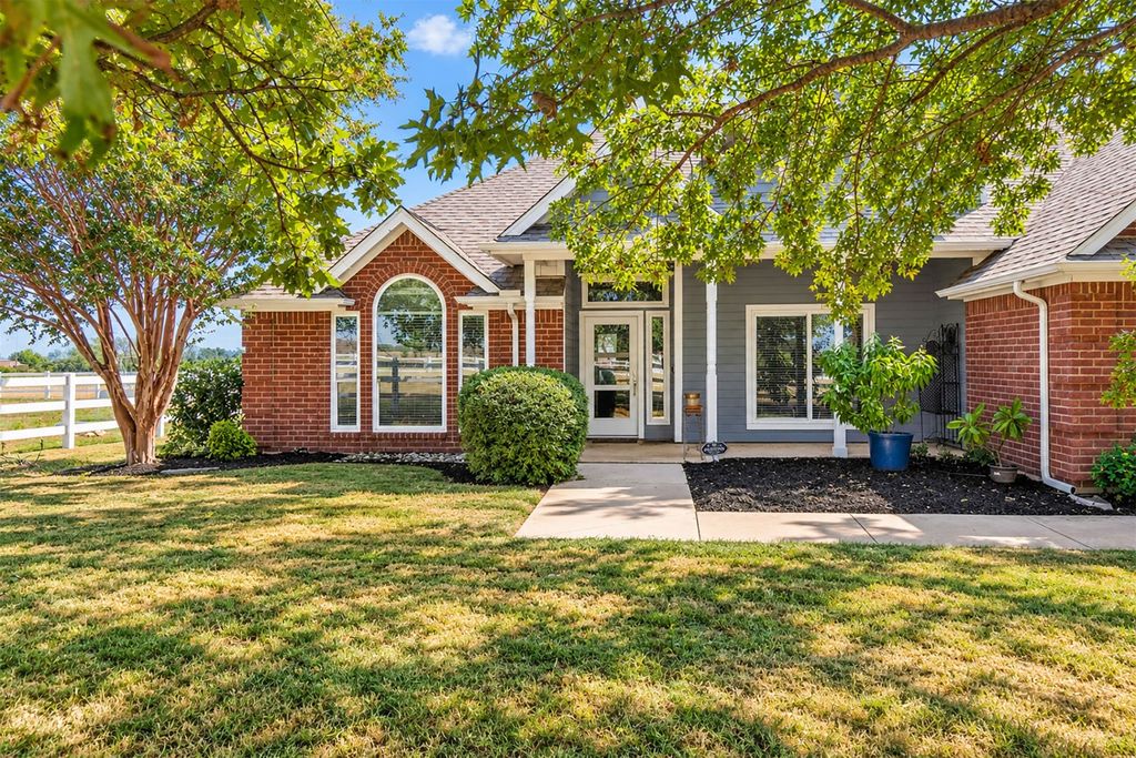 621 Old Stoney Court, Ponder, TX 76259 — photo 2