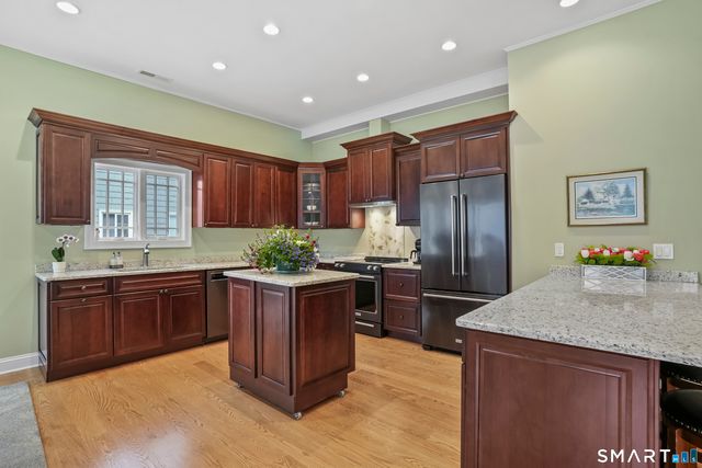 144 North Lake Shore Drive, Brookfield, CT 06804