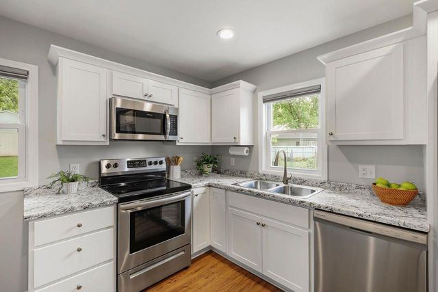 13 Arizona Circle, Madison, WI 53704
