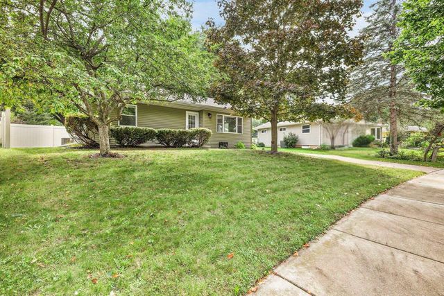 13 Arizona Circle, Madison, WI 53704