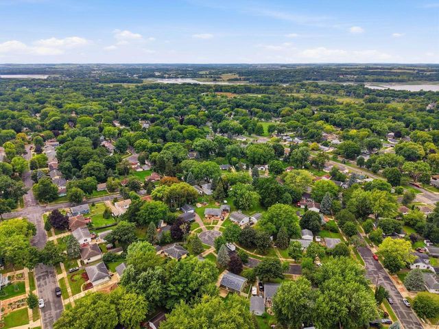 13 Arizona Circle, Madison, WI 53704