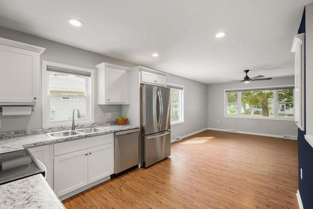 13 Arizona Circle, Madison, WI 53704