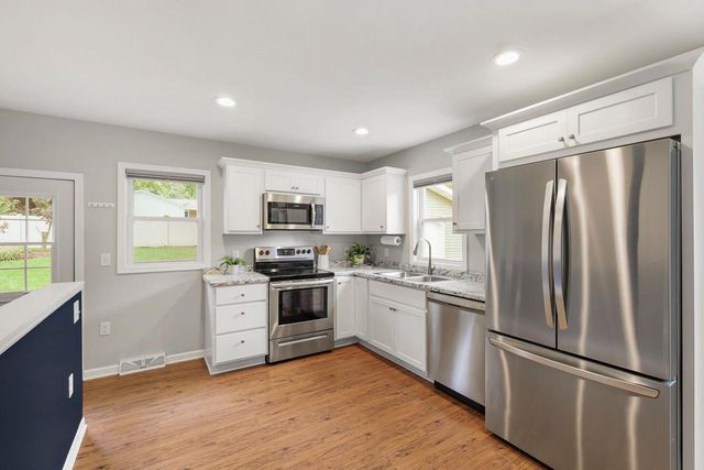 13 Arizona Circle, Madison, WI 53704