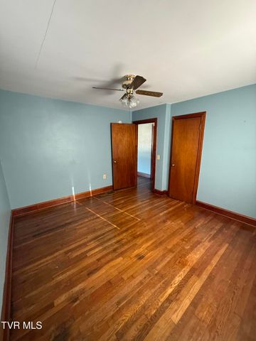 235 Southeast Glade Street, Wise, VA 24293