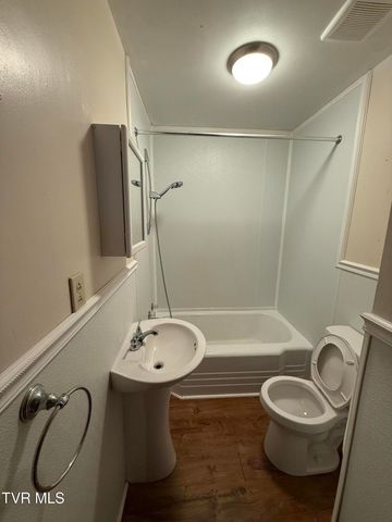 235 Southeast Glade Street, Wise, VA 24293