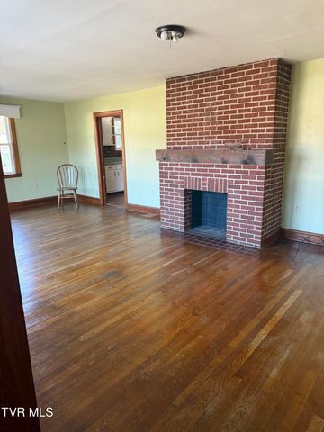 235 Southeast Glade Street, Wise, VA 24293