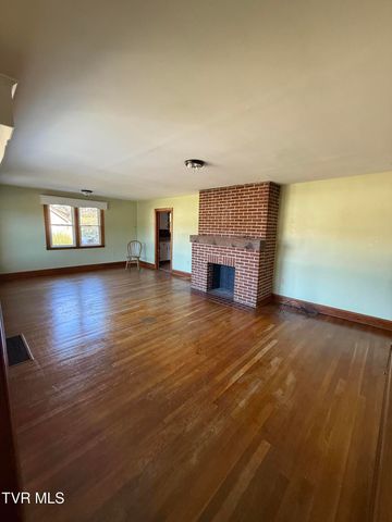 235 Southeast Glade Street, Wise, VA 24293