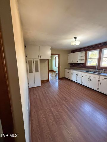 235 Southeast Glade Street, Wise, VA 24293