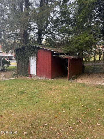 235 Southeast Glade Street, Wise, VA 24293