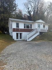 235 Southeast Glade Street, Wise, VA 24293