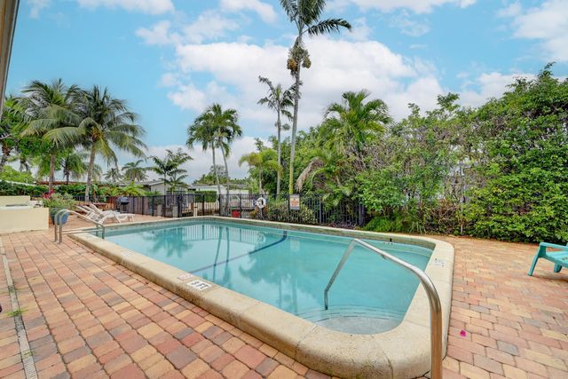 410 SW 15th Street 105, Pompano Beach, FL 33060