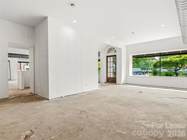 5 Biltmore Plaza, Asheville, NC 28803