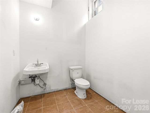 5 Biltmore Plaza, Asheville, NC 28803