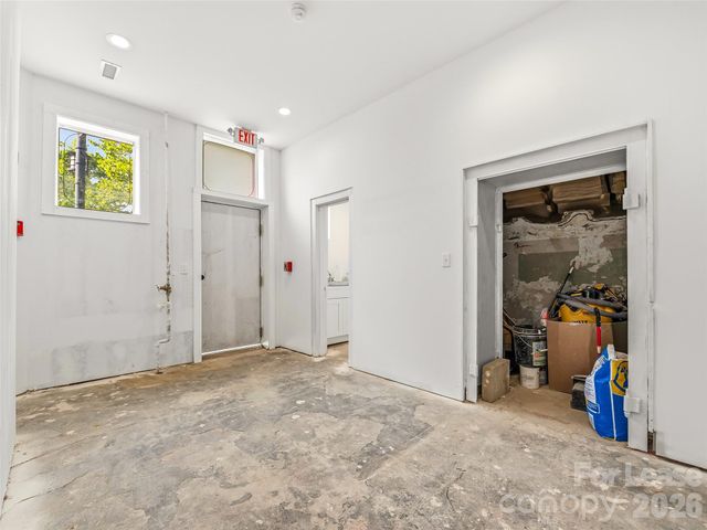 5 Biltmore Plaza, Asheville, NC 28803