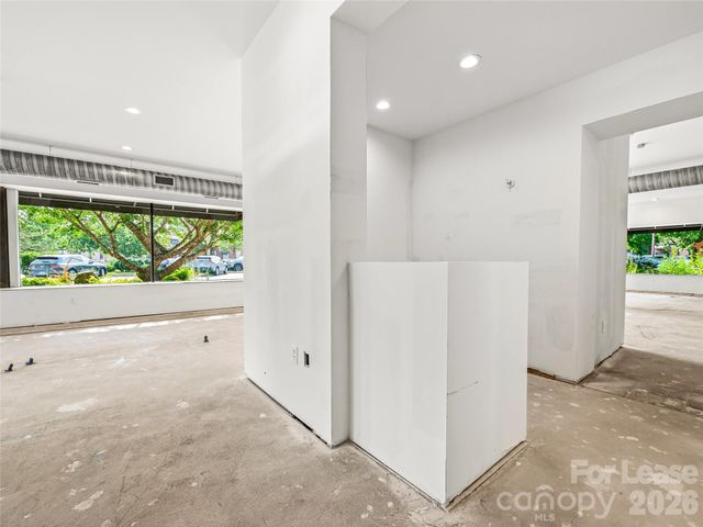 5 Biltmore Plaza, Asheville, NC 28803