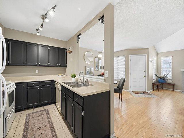 7373 E Iowa Ave 1083, Denver, CO 80231