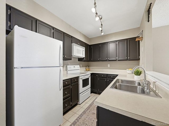 7373 E Iowa Ave 1083, Denver, CO 80231
